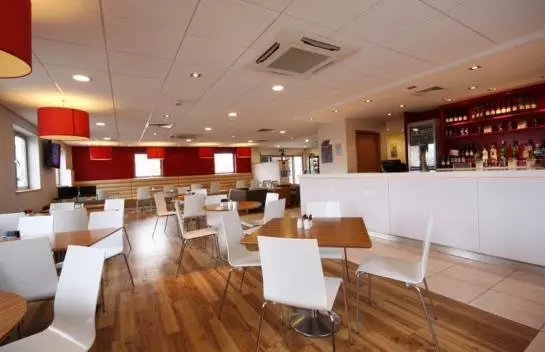 בית מלון כפרי Travelodge Bracknell