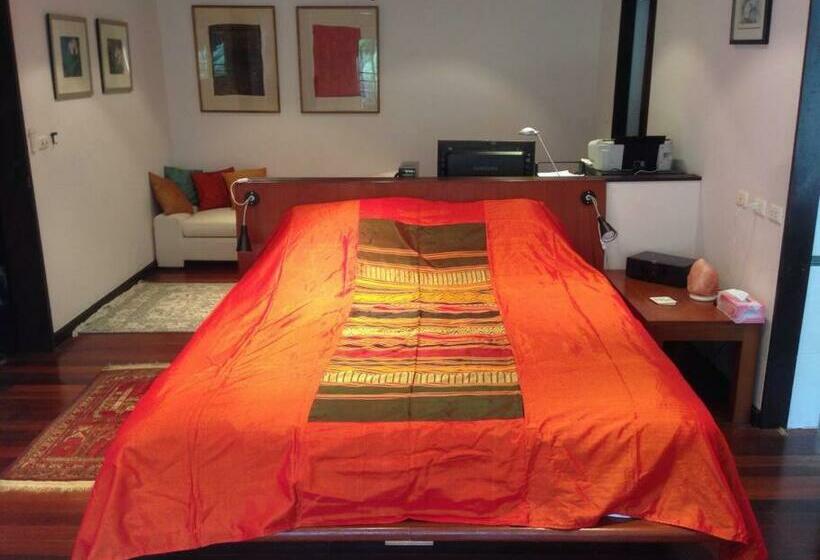 Luxury Apartment Right On The Beach