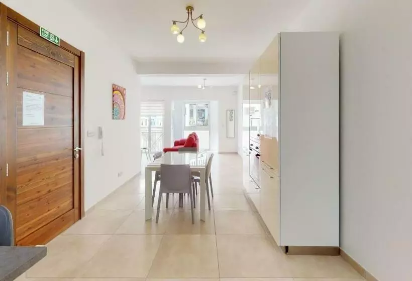 Modern Apartment In Gzira