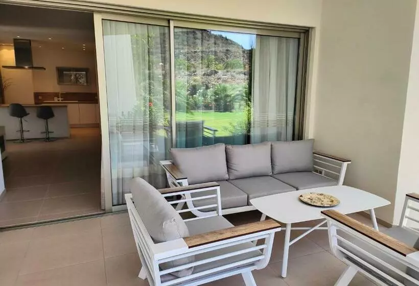 Garden Suites Luxury Apartment