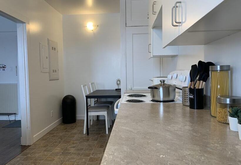 Gorgeous 1 Bedroom Condo Location Wifi