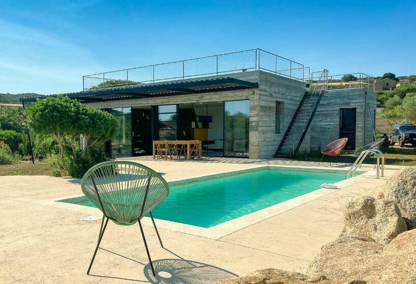 Villa Esprit Moderniste Avec Piscine