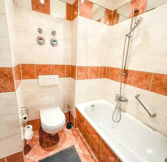 Zentrum, 2r, Balkon, Wifi, 4p, Modern, Ruhig