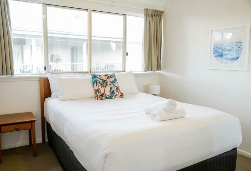 15 Whale Watch Resort + Beach Front + Ducted Air Con + 3 Bed + 2 Bath