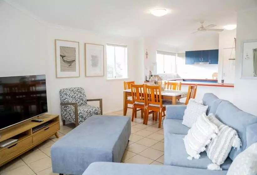 15 Whale Watch Resort + Beach Front + Ducted Air Con + 3 Bed + 2 Bath