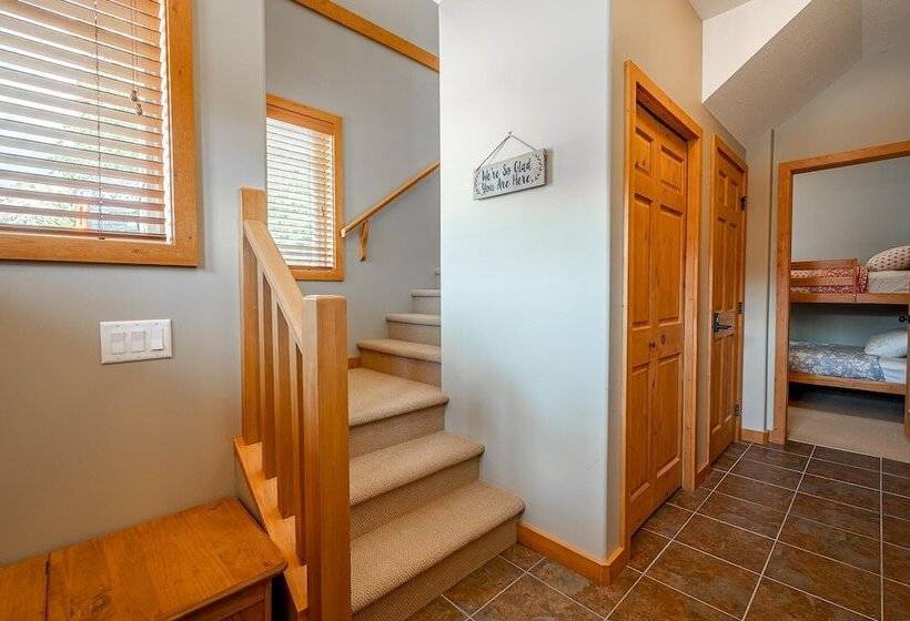 Bear S Paw Chalet   Amazing Location & Ski In/out