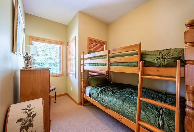 Bear S Paw Chalet   Amazing Location & Ski In/out