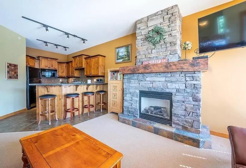 Bear S Paw Chalet   Amazing Location & Ski In/out