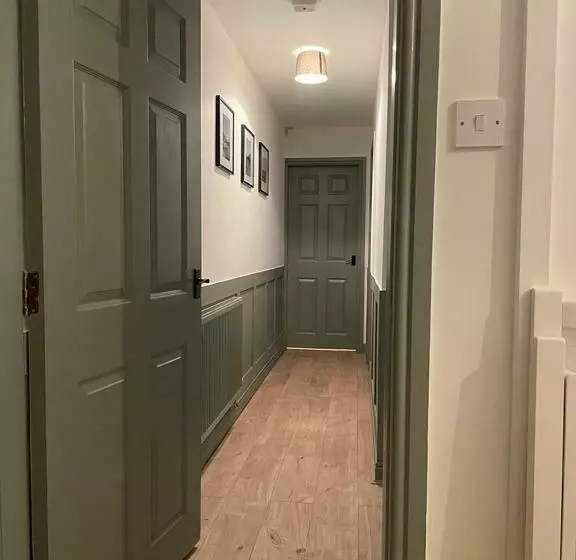 Shakespeare’s Nest