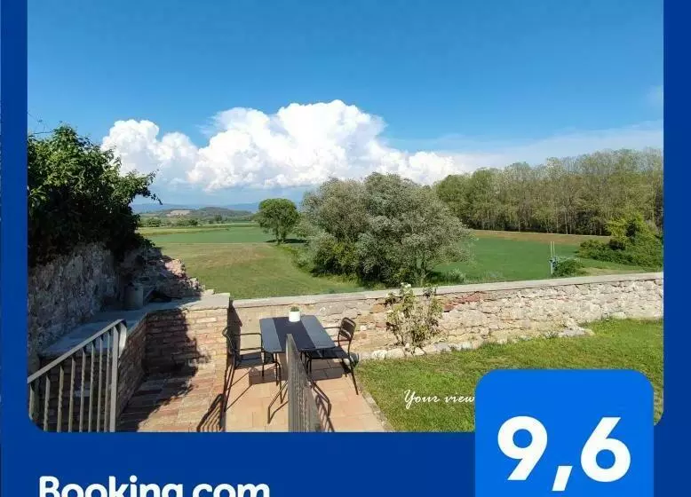 Incantevole Vista Dalle Mura Del Castello