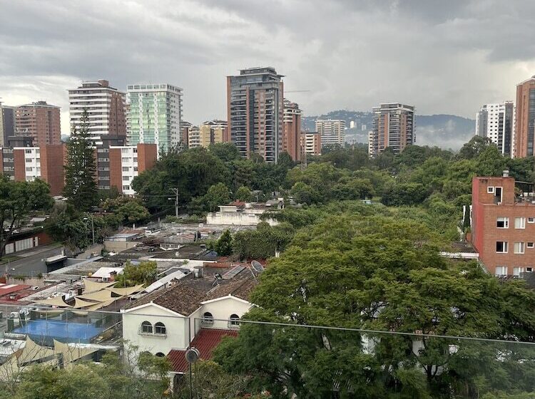 La Casa Del Avión, Aeropuerto Ciudad De Guatemala, Narama