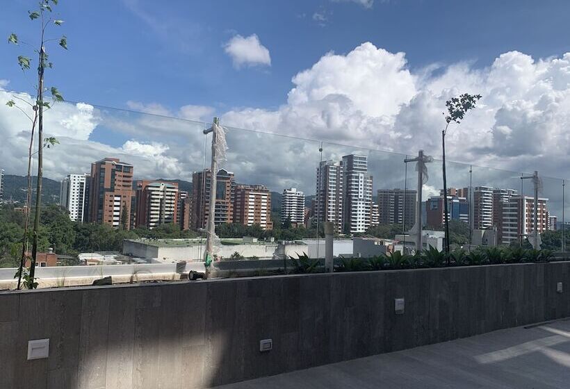 La Casa Del Avión, Aeropuerto Ciudad De Guatemala, Narama