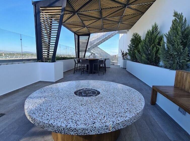 La Casa Del Avión, Aeropuerto Ciudad De Guatemala, Narama