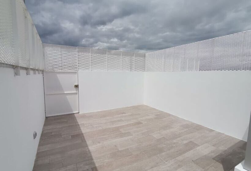 La Casa Del Avión, Aeropuerto Ciudad De Guatemala, Narama