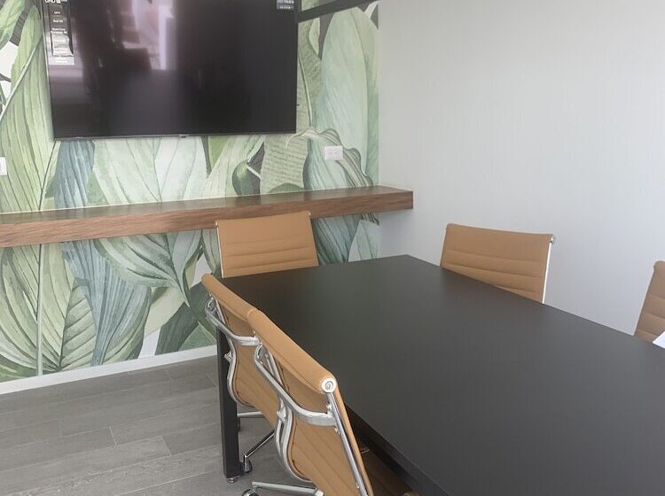 La Casa Del Avión, Aeropuerto Ciudad De Guatemala, Narama