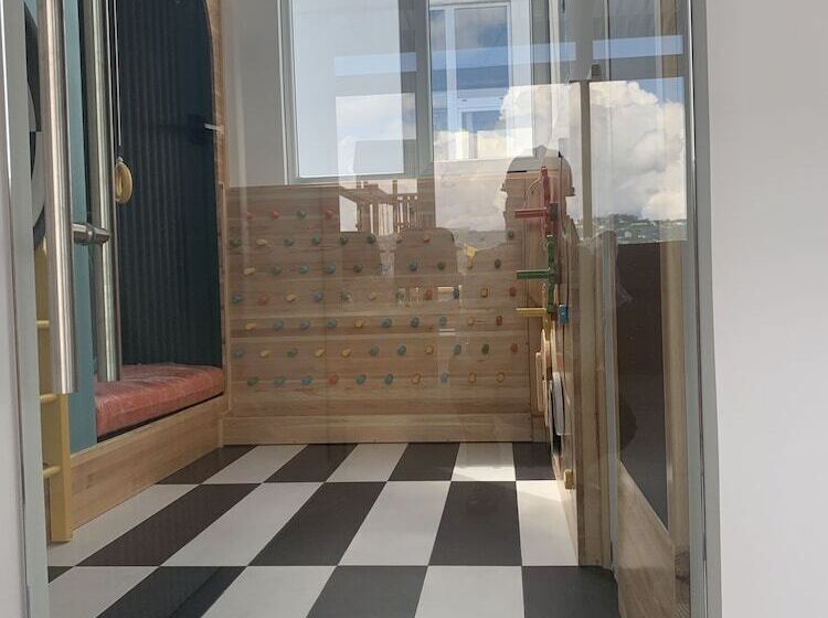 La Casa Del Avión, Aeropuerto Ciudad De Guatemala, Narama