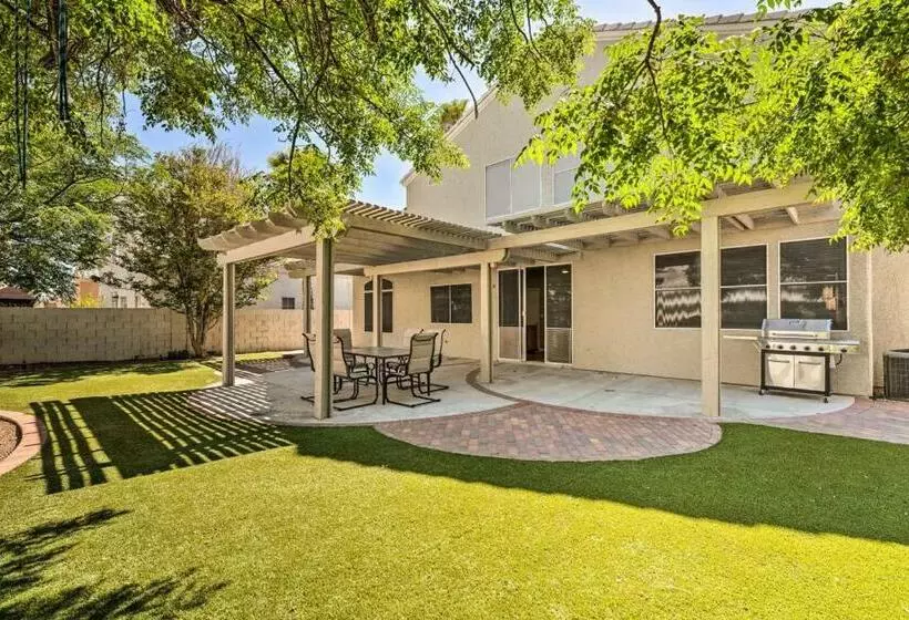 A Beautiful House With Hot Tub, Grill & Games!