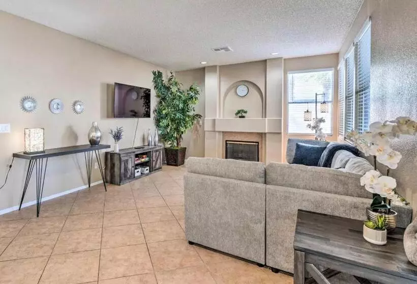 A Beautiful House With Hot Tub, Grill & Games!