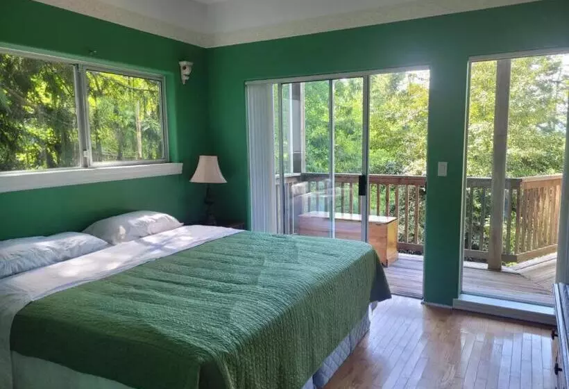 Rainforest Suite With A King Size Bed