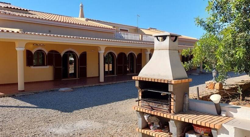 Stunning 8 Bed Villa In Estoi