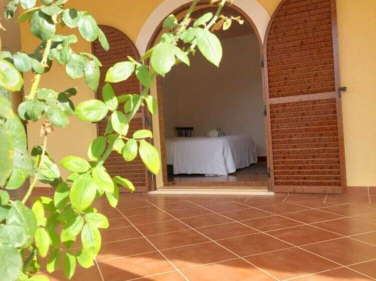 Stunning 8 Bed Villa In Estoi