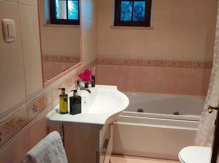 Stunning 8 Bed Villa In Estoi