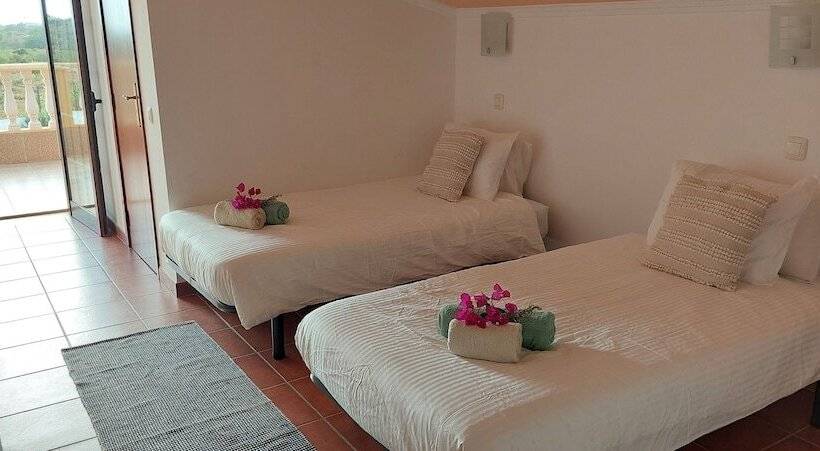 Stunning 8 Bed Villa In Estoi