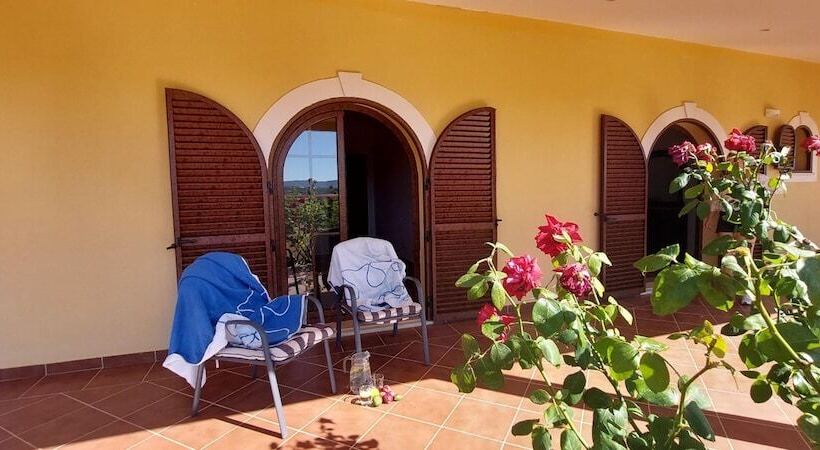 Stunning 8 Bed Villa In Estoi