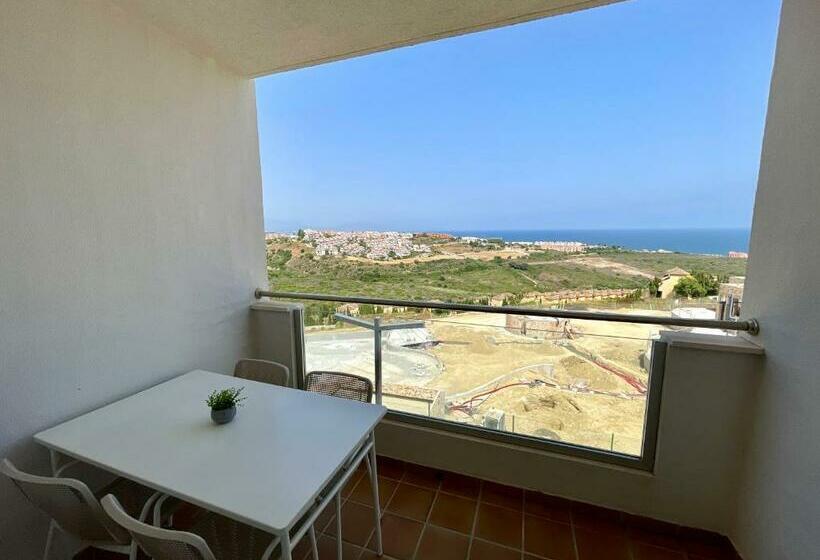 Top Sea View Apartment   7 Minutes To Sotogrande