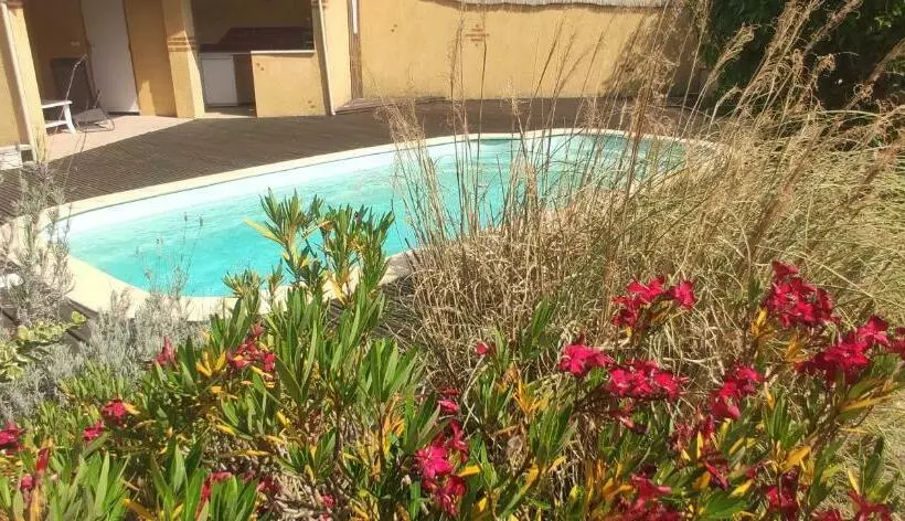 Adorable Guest House With Piscine
