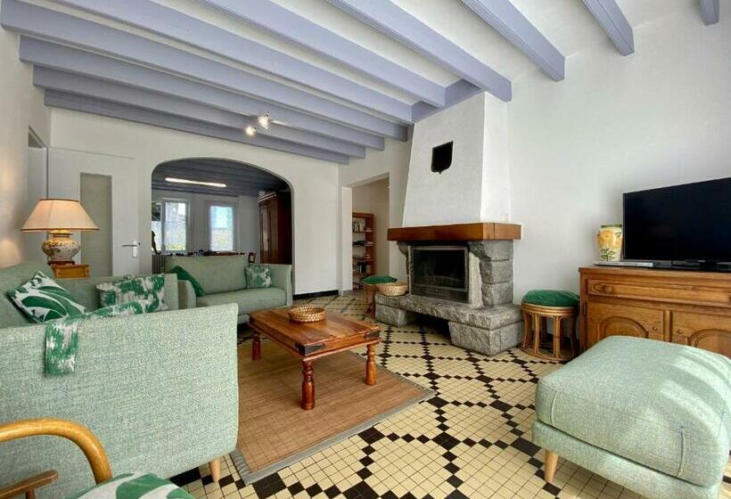 Maison De Vacances Spacieuse Près De La Forêt, Avec Jardin, Cheminée, Wifi, Et équipements De Loisir