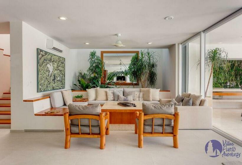 House With Private Pool, Jacuzzi And Pier