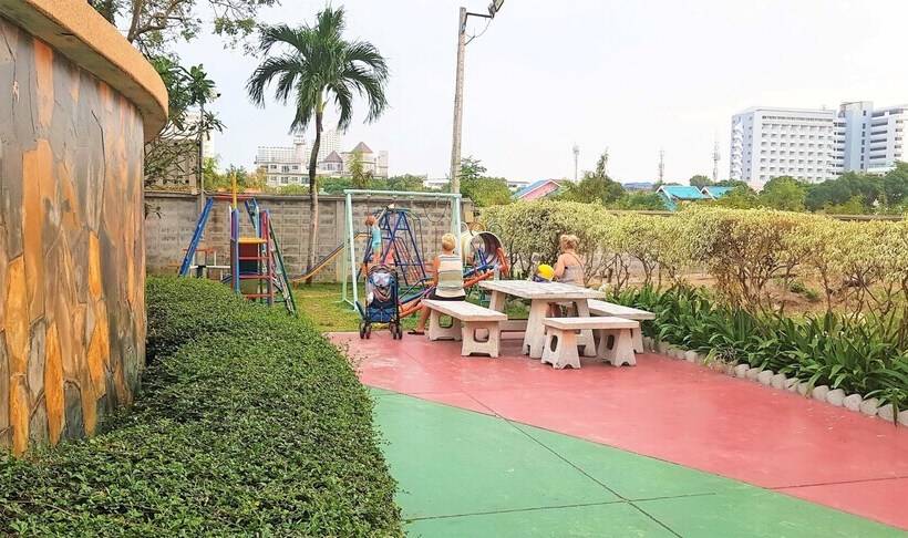 Jomtien Beach Condo Studio Close To The Beach