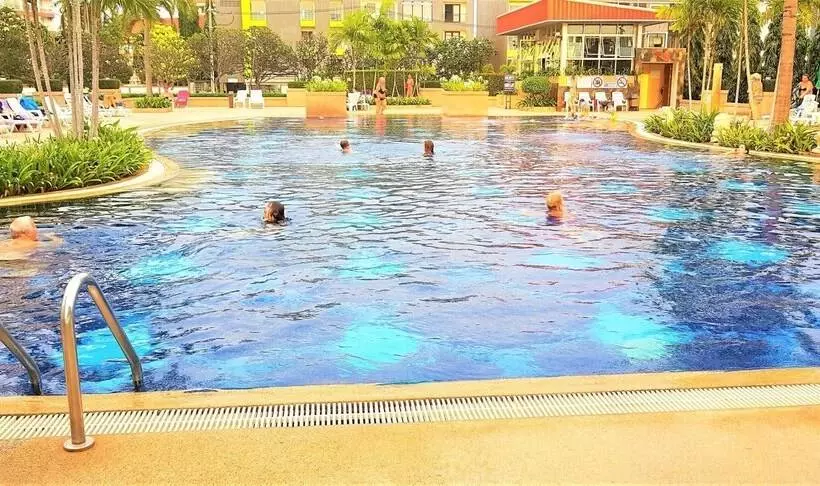 Jomtien Beach Condo   Studio Close To The Beach