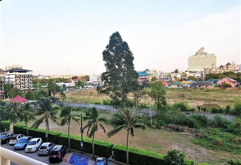 Jomtien Beach Condo Studio Close To The Beach