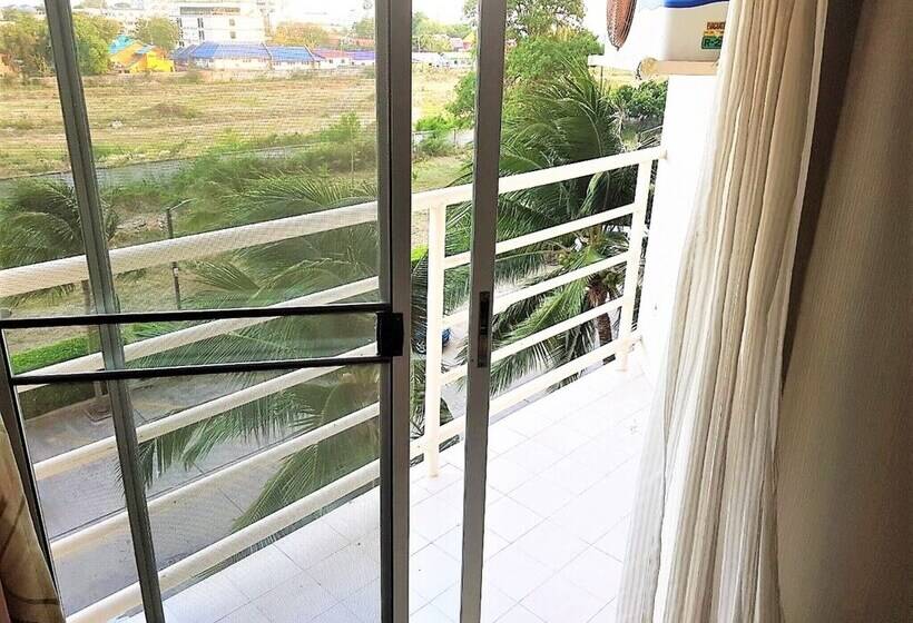 Jomtien Beach Condo Studio Close To The Beach