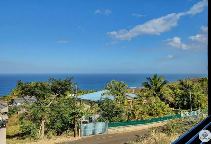 Kaz Bois Blanc, Classée 3 étoiles   Vue Mer   Les Avirons