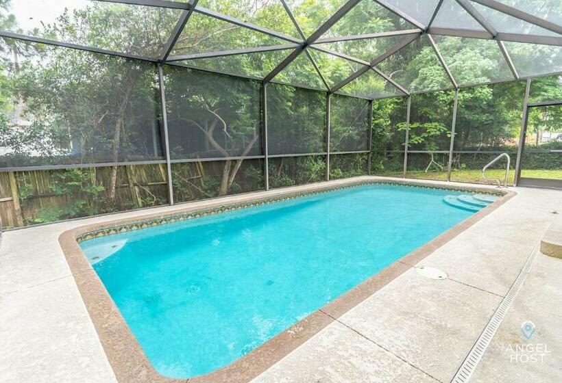 Private Pool Home With Covered Lanai 2 Miles To Hudson Beach