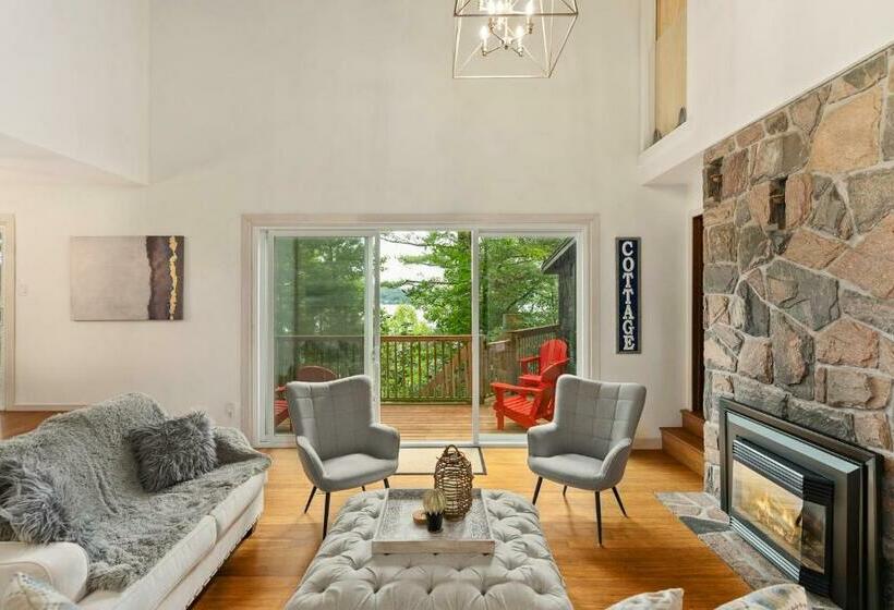 Stunning Muskoka Lakehouse Minutes To Huntsville