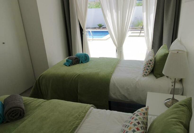 Casa Da Praia   By Sch