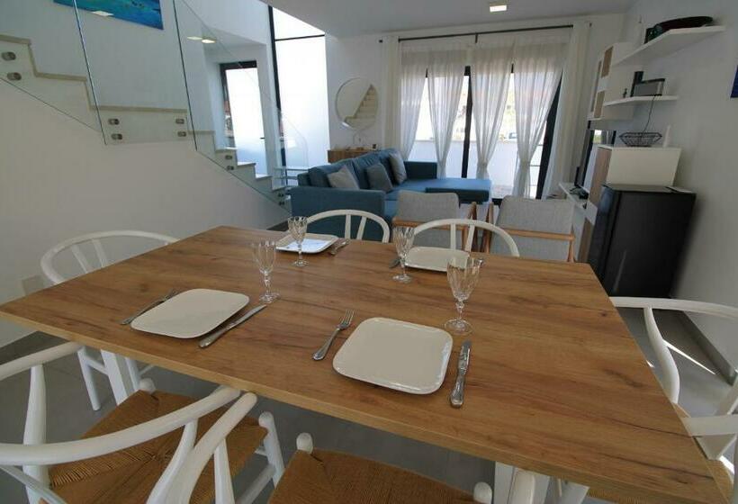 Casa Da Praia   By Sch