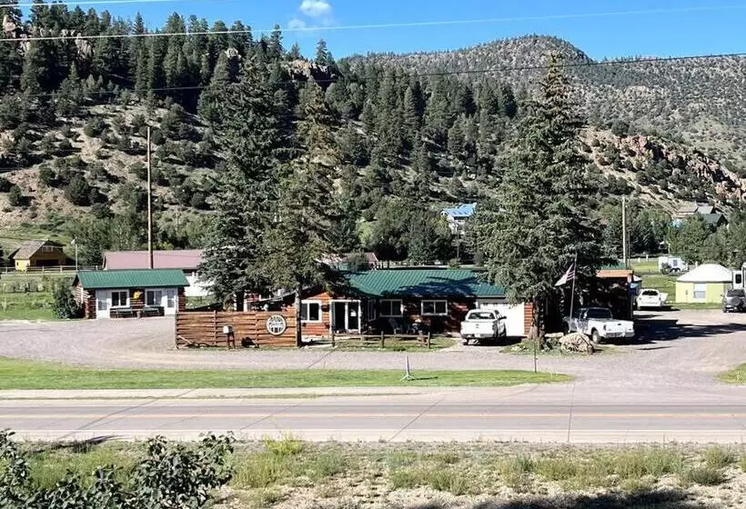 Cozy Cabin #6 At Aspen Ridge Cabins
