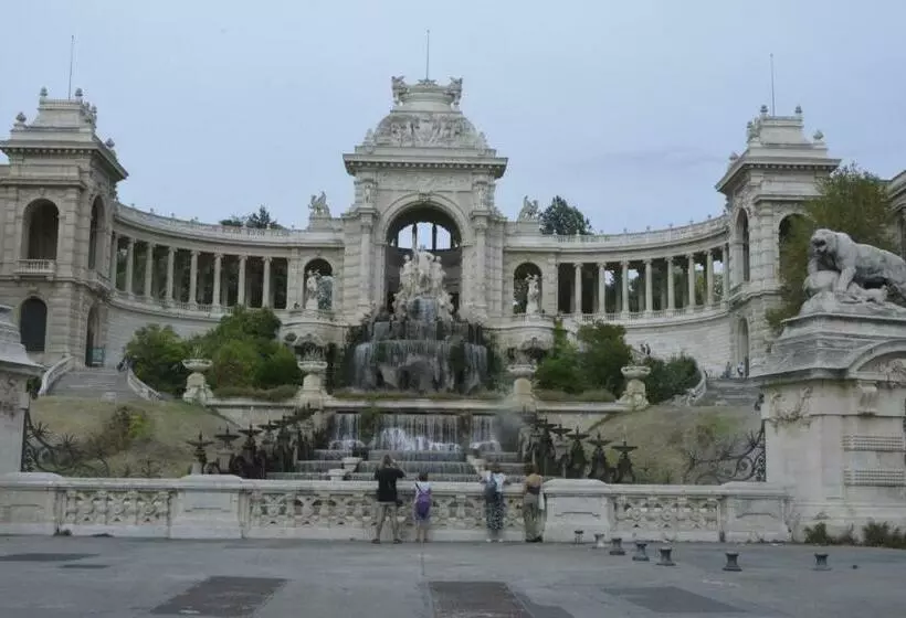 Joli T2 Refait à Neuf, Lumineux Et Accessible