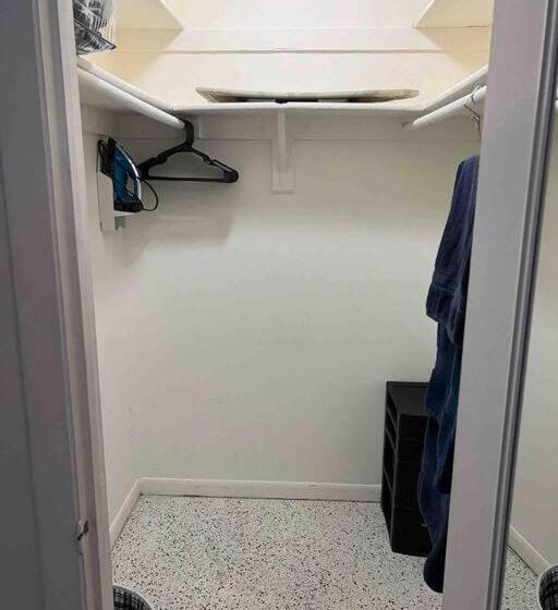 Lovely 1 Bedroom Apartment