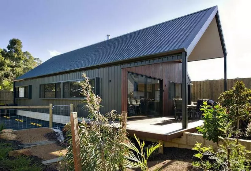 Margaret River Bungalow 2 Middle   Pet Friendly