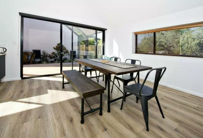 Margaret River Bungalow 2 Middle   Pet Friendly