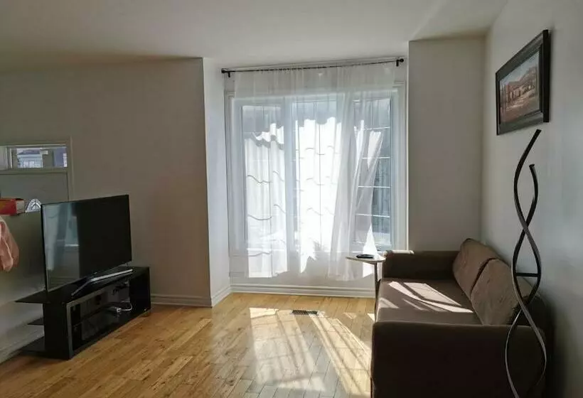 Comfort Townhouse Close To Airport