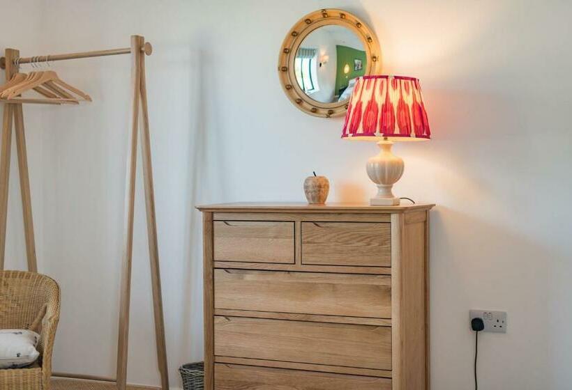 Lacton Manor Barns By Bloom Stays