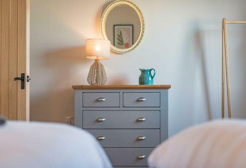 Lacton Manor Barns By Bloom Stays