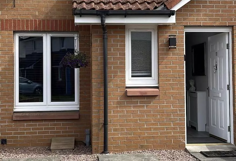 Stylish Scottish House With Garden And Parking